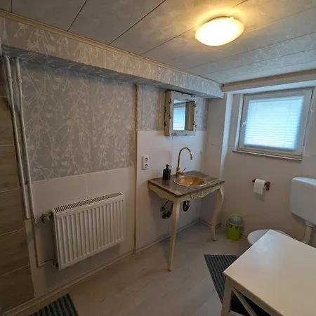 Ferienwohnung/monteurwohnung Am Badesee Bei Kassel Apartman *